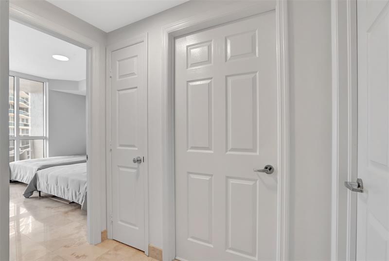 Image 17 of 50 For 3100 Ocean Blvd  1605