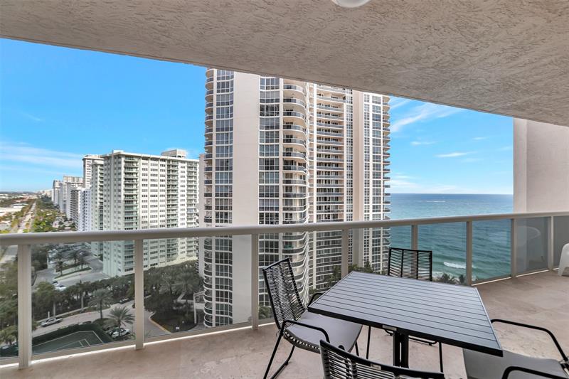Image 23 of 50 For 3100 Ocean Blvd  1605