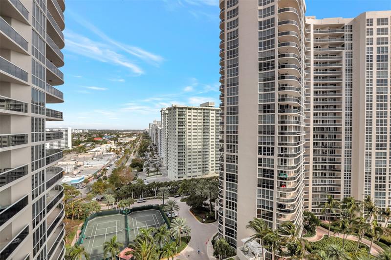 Image 29 of 50 For 3100 Ocean Blvd  1605