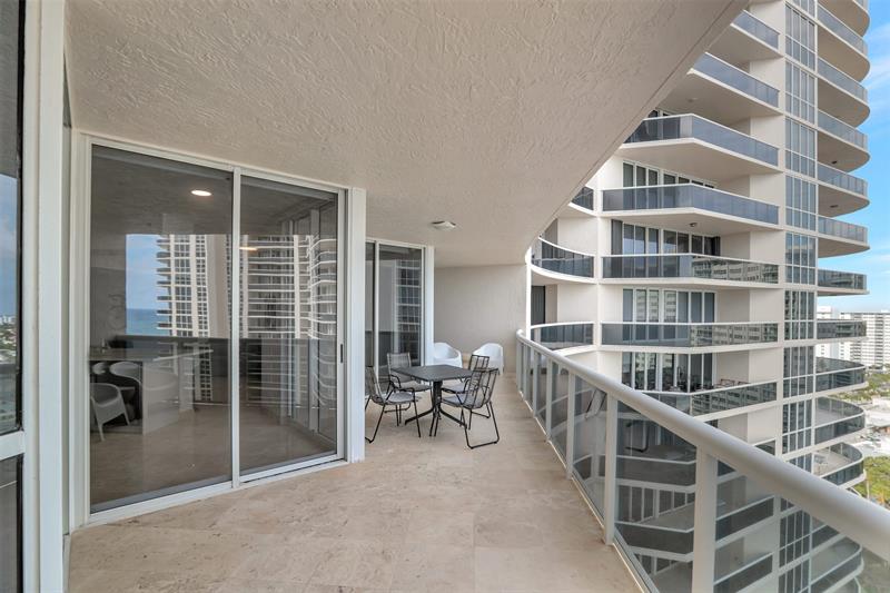 Image 33 of 50 For 3100 Ocean Blvd  1605