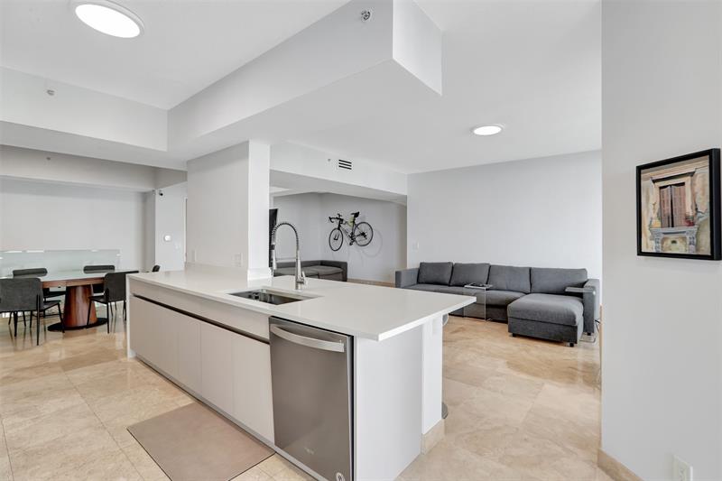 Image 5 of 50 For 3100 Ocean Blvd  1605