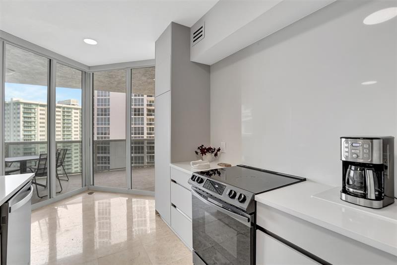 Image 8 of 50 For 3100 Ocean Blvd  1605