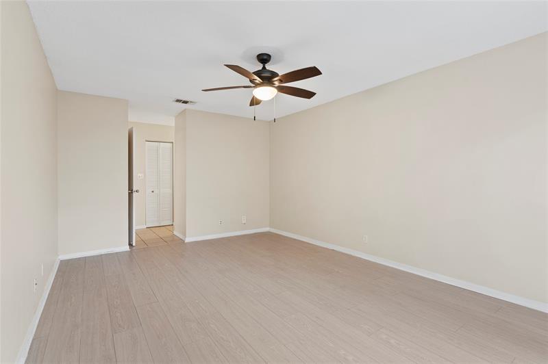 Image 16 of 27 For 2516 74th Ter  102
