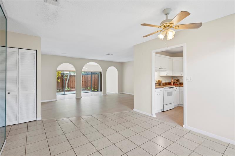Image 5 of 27 For 2516 74th Ter  102