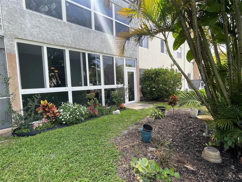 Image 12 of 14 For 5190 Sabal Palm Blvd  104