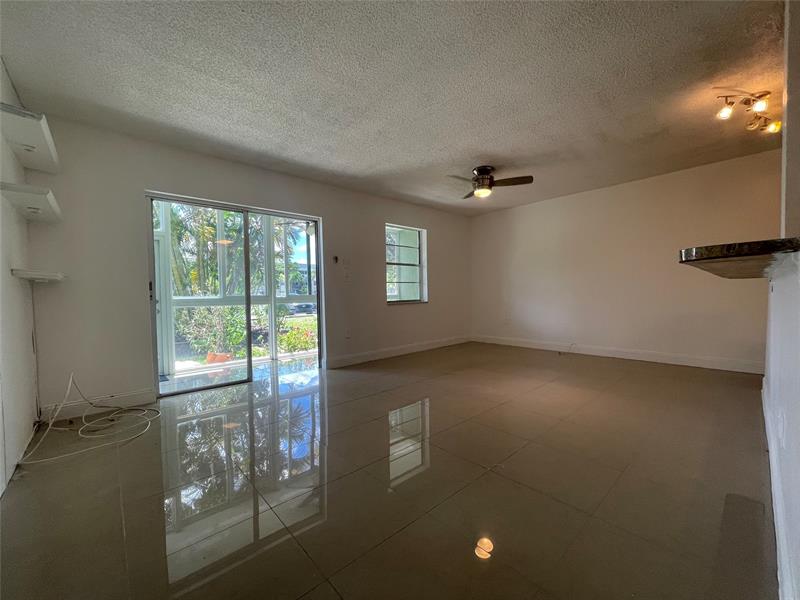 Image 3 of 14 For 5190 Sabal Palm Blvd  104