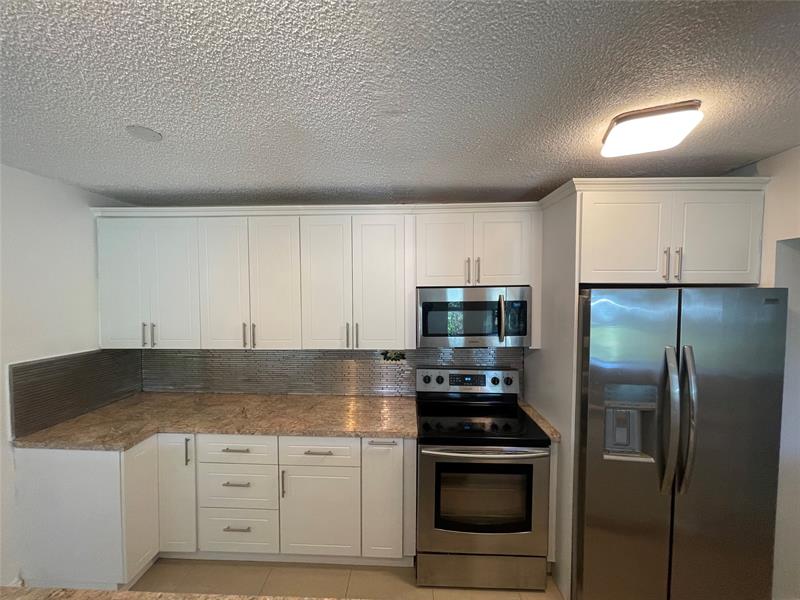 Image 4 of 14 For 5190 Sabal Palm Blvd  104