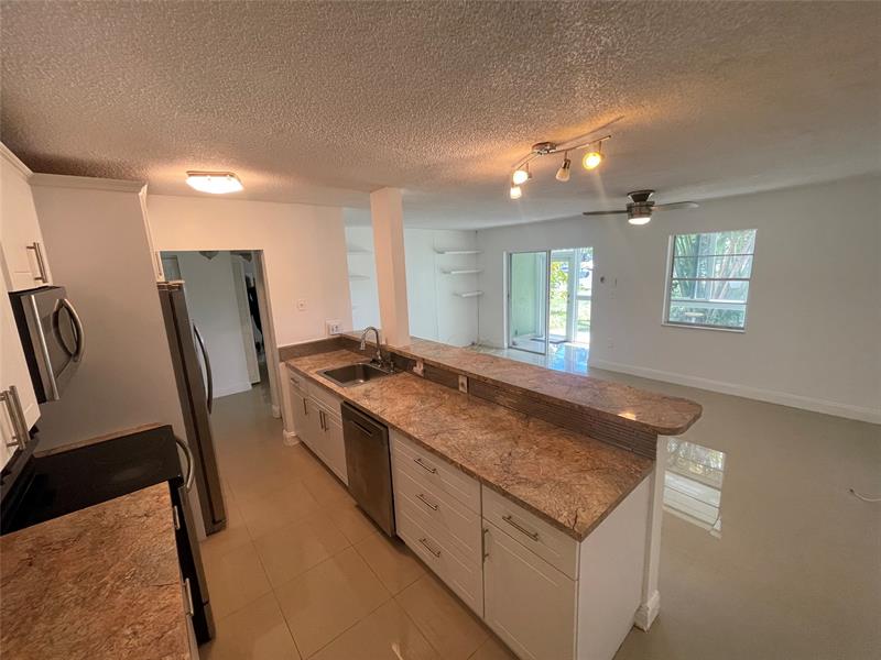 Image 5 of 14 For 5190 Sabal Palm Blvd  104