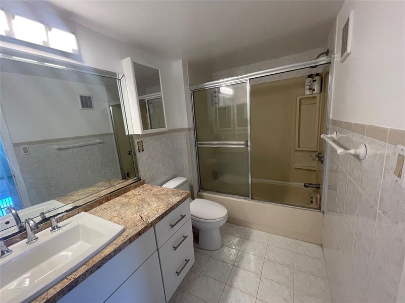 Image 6 of 14 For 5190 Sabal Palm Blvd  104