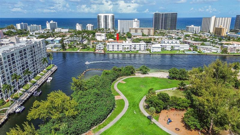 Image 12 of 61 For 1110 Riverside Dr  27