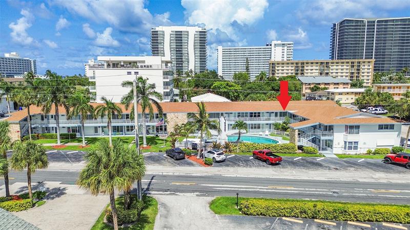 Image 21 of 61 For 1110 Riverside Dr  27