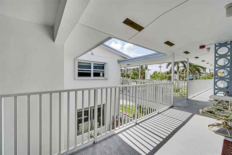 Image 37 of 61 For 1110 Riverside Dr  27