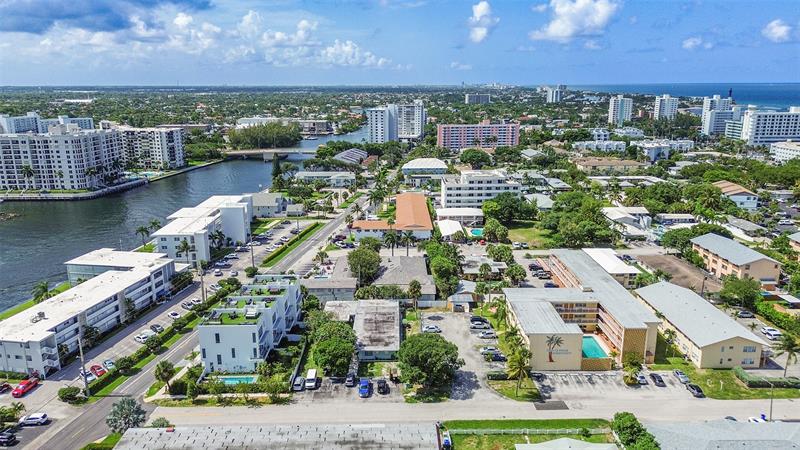 Image 59 of 61 For 1110 Riverside Dr  27