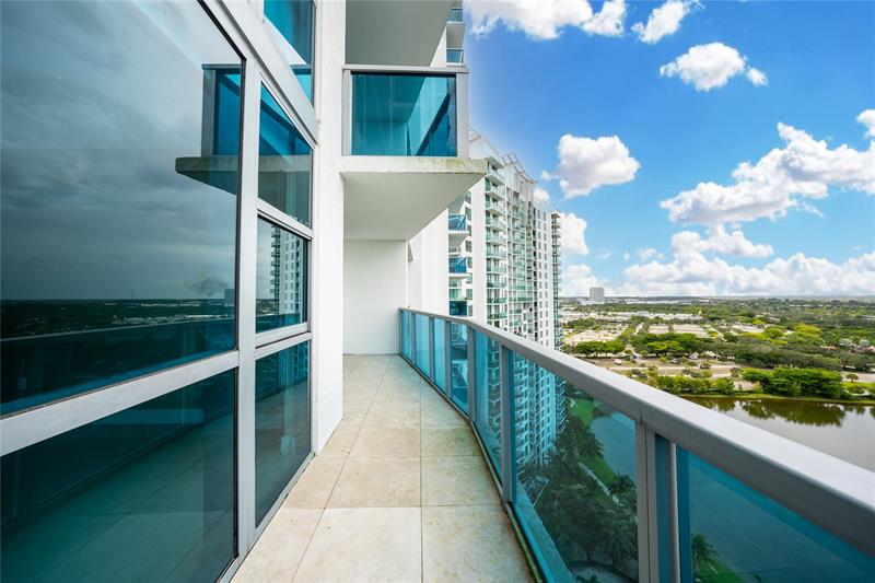 Image 11 of 31 For 2641 Flamingo Rd  1904n