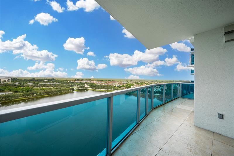 Image 12 of 31 For 2641 Flamingo Rd  1904n