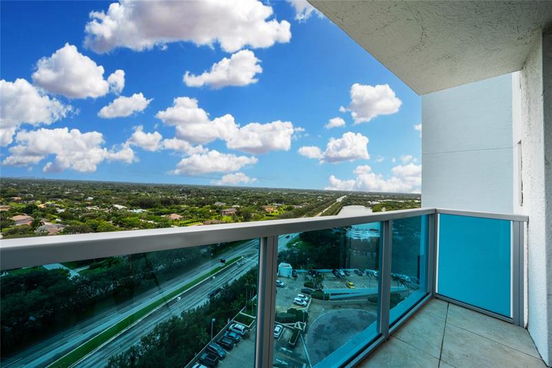 Image 13 of 31 For 2641 Flamingo Rd  1904n