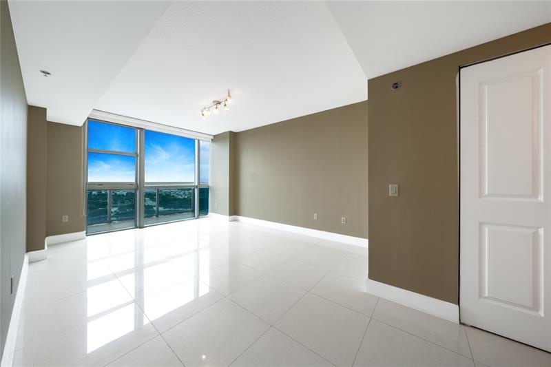 Image 14 of 31 For 2641 Flamingo Rd  1904n