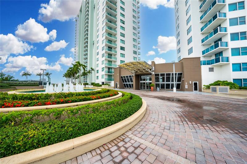 Image 26 of 31 For 2641 Flamingo Rd  1904n