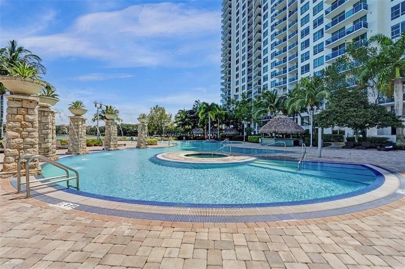 Image 28 of 31 For 2641 Flamingo Rd  1904n