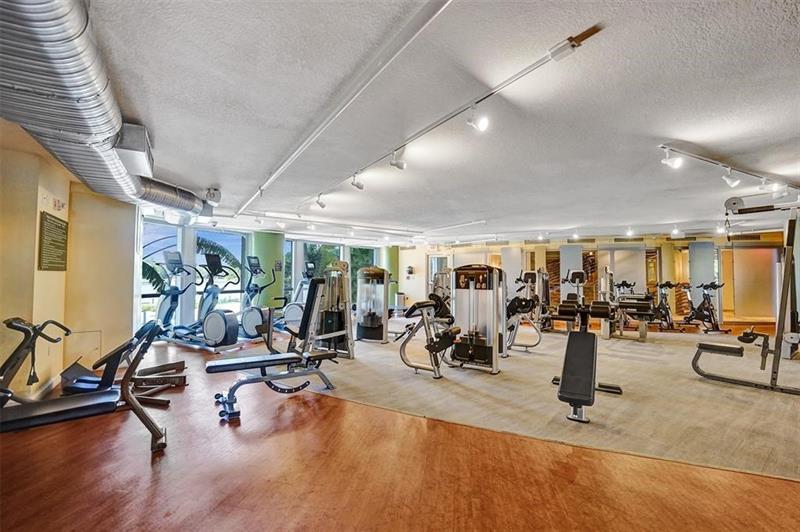 Image 30 of 31 For 2641 Flamingo Rd  1904n