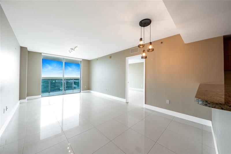 Image 7 of 31 For 2641 Flamingo Rd  1904n