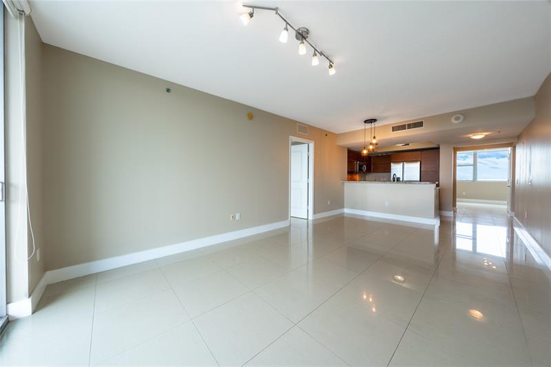 Image 8 of 31 For 2641 Flamingo Rd  1904n