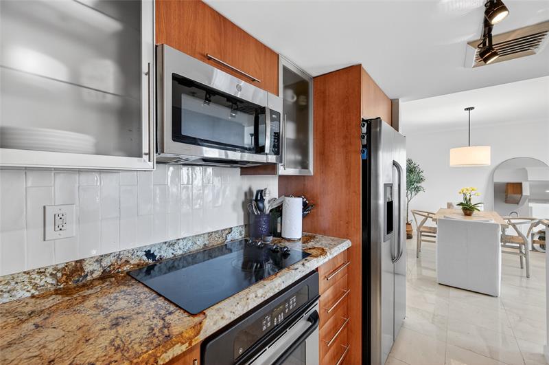 Image 23 of 52 For 600 Las Olas Blvd  1601s