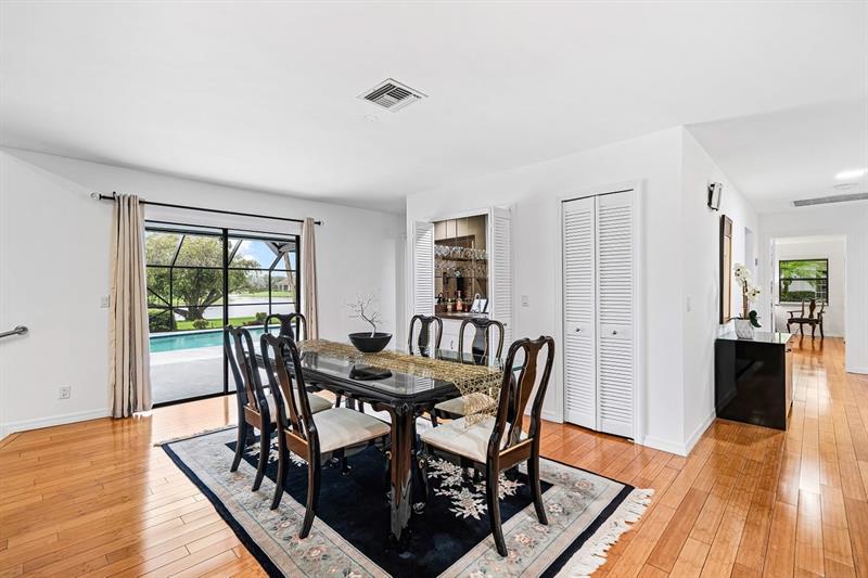 Image 11 of 39 For 10158 Acorn Way