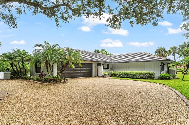Image 2 of 39 For 10158 Acorn Way