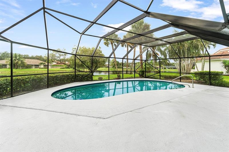 Image 24 of 39 For 10158 Acorn Way