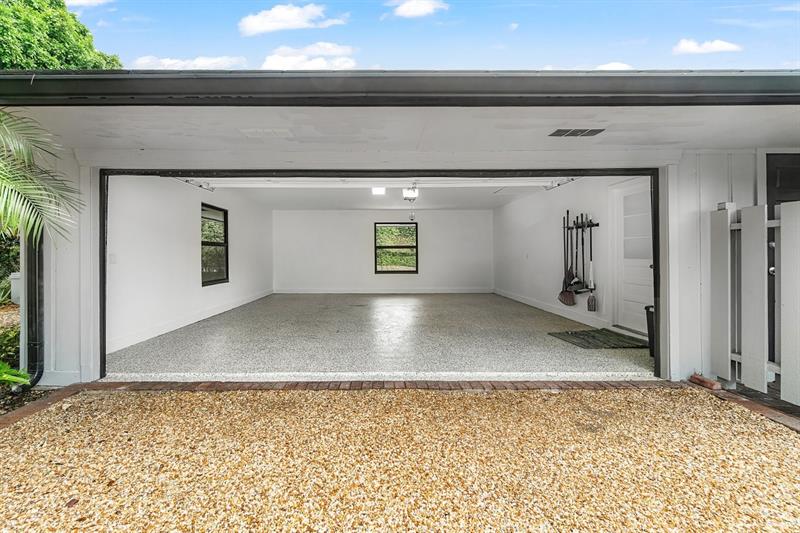 Image 30 of 39 For 10158 Acorn Way