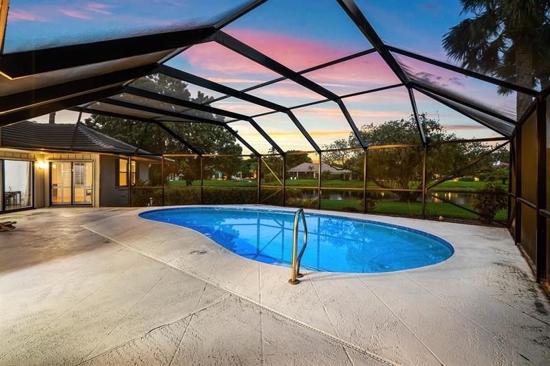 Image 37 of 39 For 10158 Acorn Way