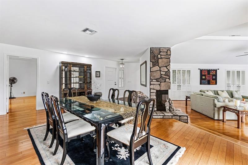 Image 7 of 39 For 10158 Acorn Way