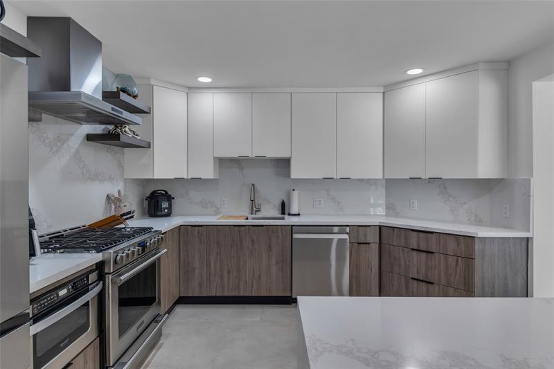 Image 30 of 77 For 160 3rd Ct  