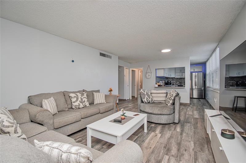 Image 8 of 21 For 9410 Tangerine Pl  207