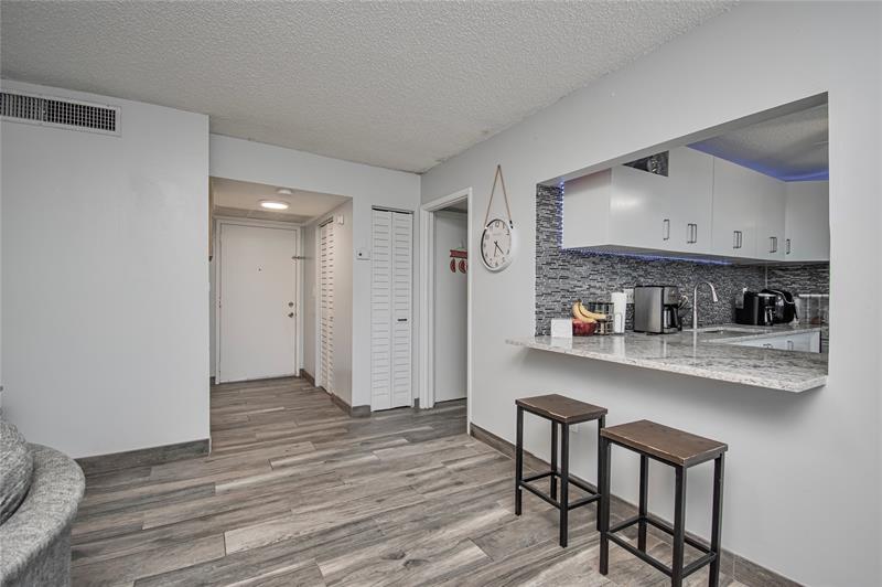 Image 9 of 21 For 9410 Tangerine Pl  207