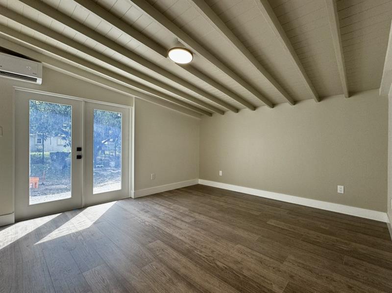 Image 3 of 5 For 1218 13th Ct  B