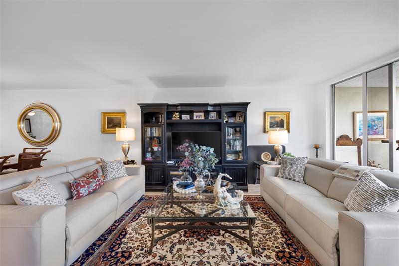 Image 7 of 28 For 3499 Oaks Way  407