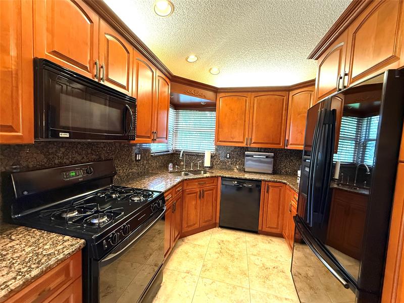 Image 12 of 44 For 13549 5th Ct