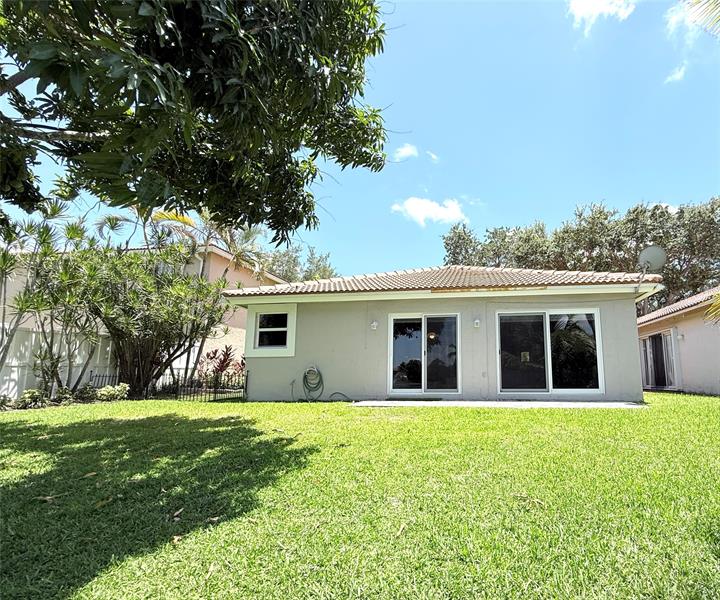 Image 18 of 44 For 13549 5th Ct