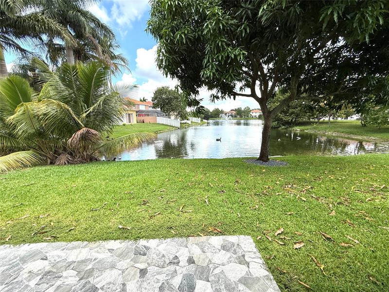 Image 19 of 44 For 13549 5th Ct