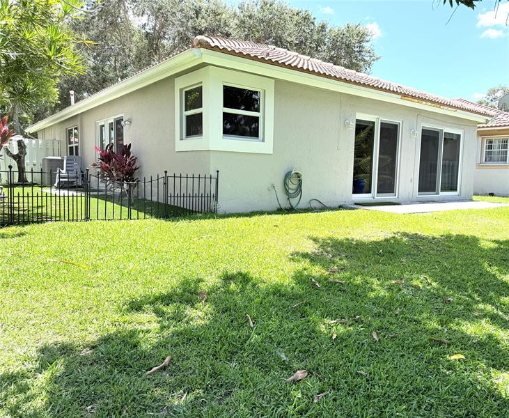 Image 21 of 44 For 13549 5th Ct