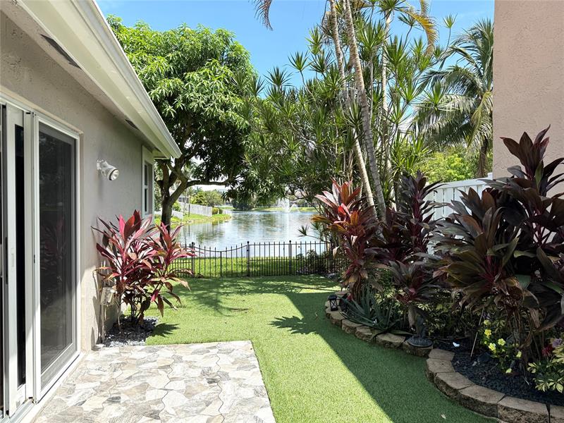 Image 22 of 44 For 13549 5th Ct