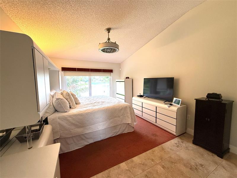 Image 28 of 44 For 13549 5th Ct