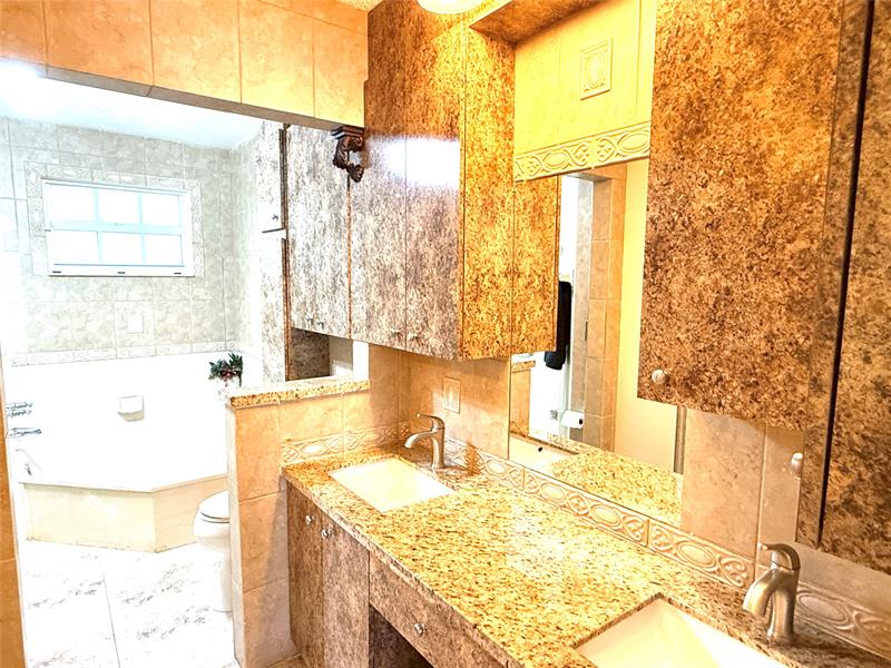 Image 31 of 44 For 13549 5th Ct