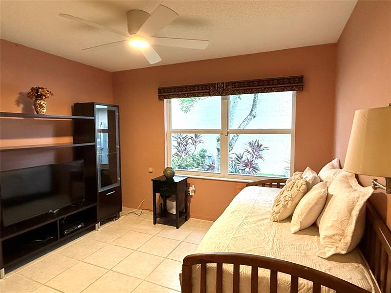 Image 33 of 44 For 13549 5th Ct