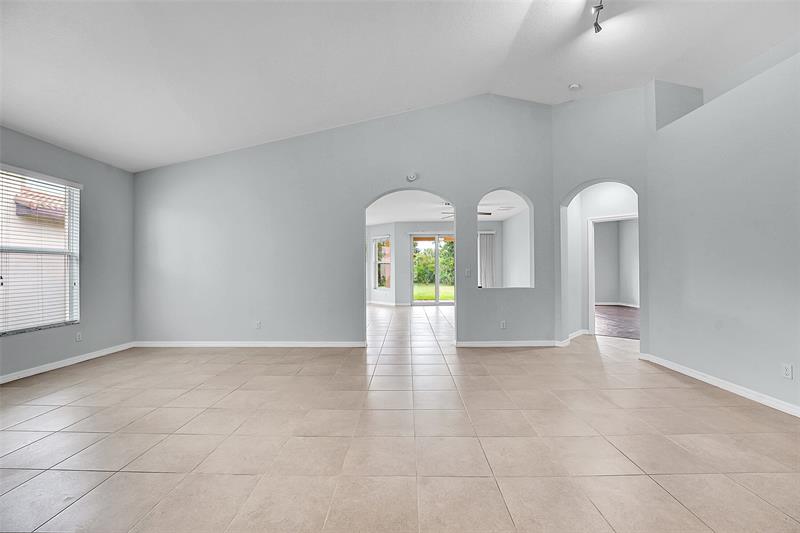 Image 11 of 43 For 7162 Prudencia Dr