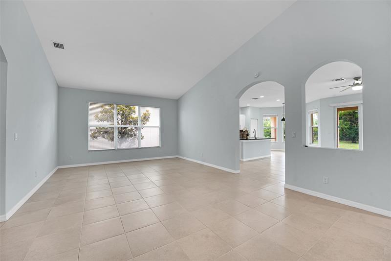 Image 12 of 43 For 7162 Prudencia Dr