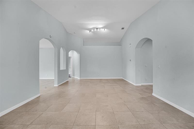 Image 13 of 43 For 7162 Prudencia Dr