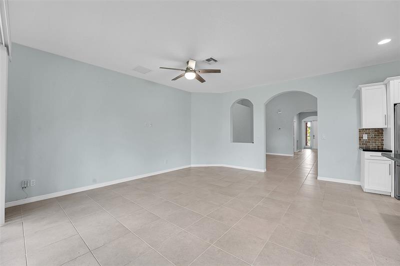 Image 16 of 43 For 7162 Prudencia Dr